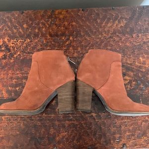 Sz 7.5 Lucky Brand Boots